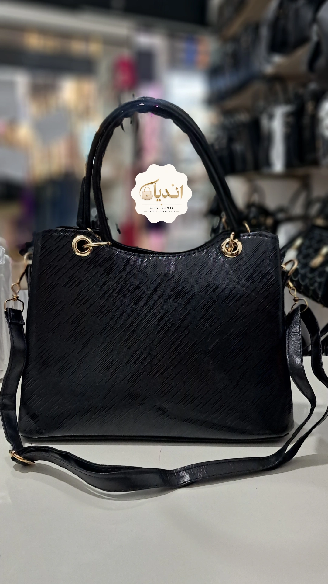 کیف مدل tila جنس چرم ورنی سایز 25*28