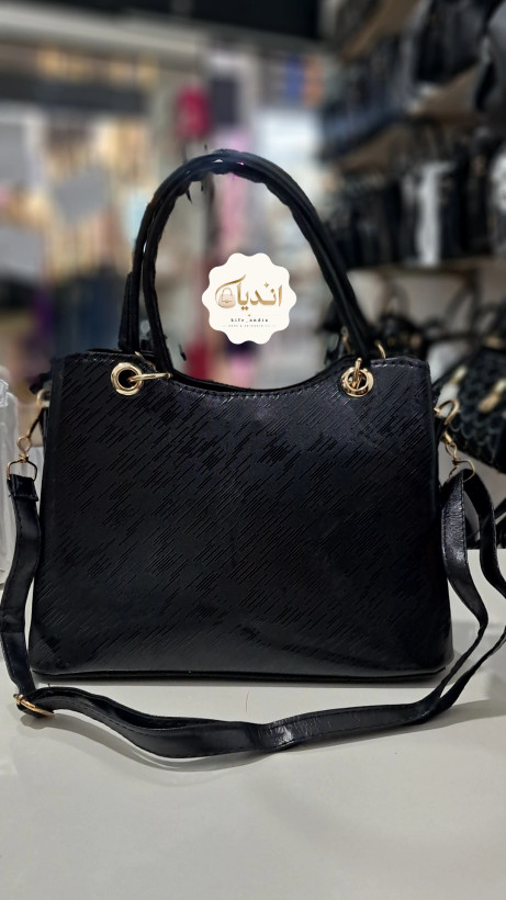 کیف مدل tila جنس چرم ورنی سایز 25*28