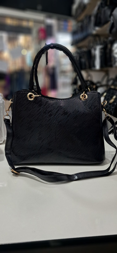 کیف مدل tila جنس چرم ورنی سایز 25*28