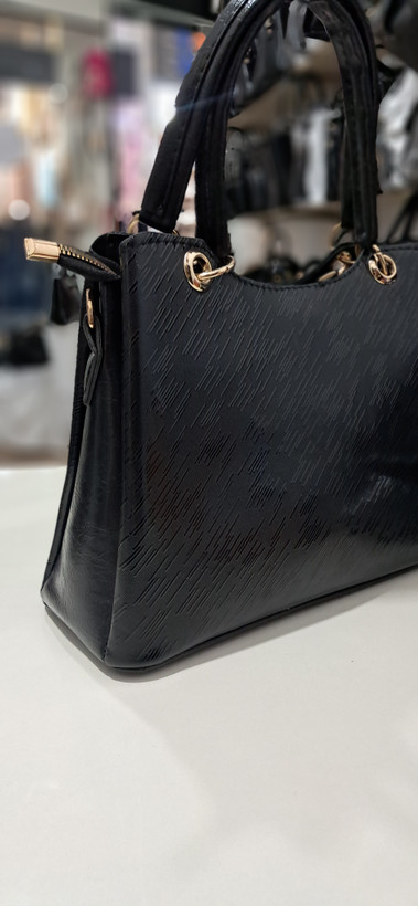 کیف مدل tila جنس چرم ورنی سایز 25*28