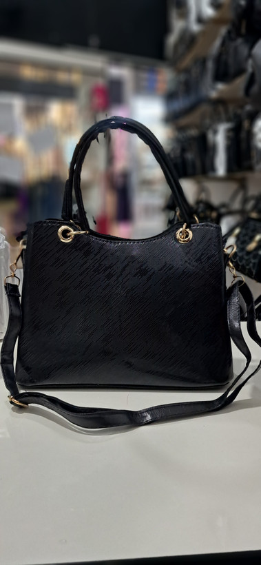 کیف مدل tila جنس چرم ورنی سایز 25*28