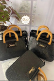 کیف دسته چوبی جنس چرم ورنی سایز ۲۰*۲۵