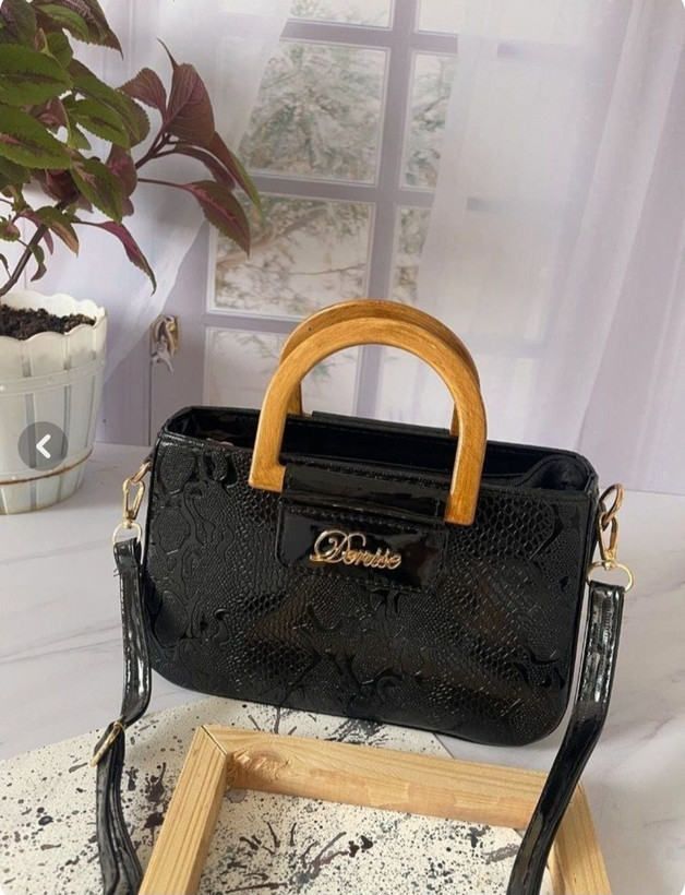 کیف دسته چوبی جنس چرم ورنی سایز ۲۰*۲۵